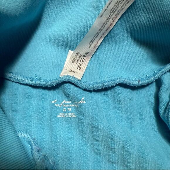 Urban outfitters Blue Crop Tank size XL - Picture 2 of 5